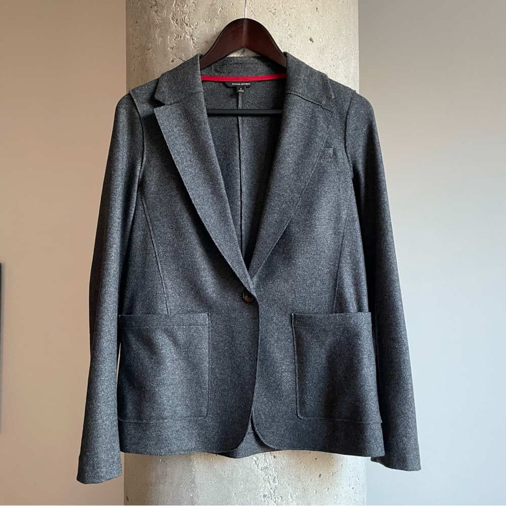 Women’s Banana Republic Charcoal Gray Blazer Size 6